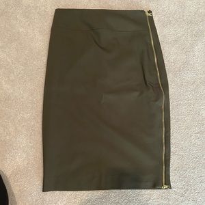 Express Pencil Skirt with gold zipper